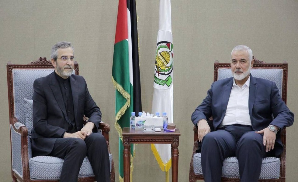اسماعيل هنية يستقبل وزير خارجية إيران علي باقري كني في الدوحة