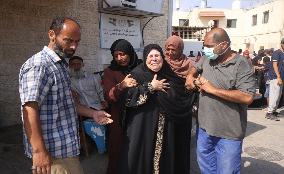 مراسلنا: عشرات القتلى والمصابين جراء قصف إسرائيلي لمربع سكني في غزة
