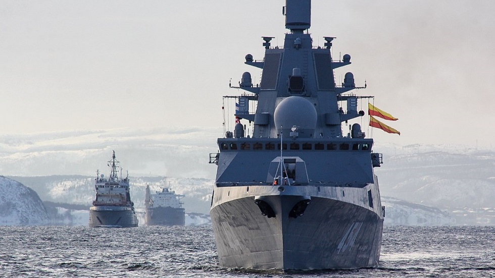 أسطول المحيط الهادئ الروسي يجري مناورات مدفعية وصاروخية في بحر اليابان