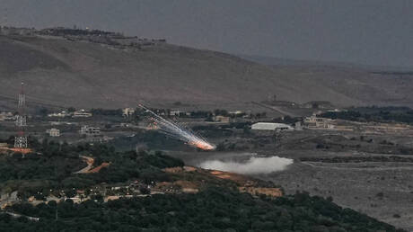 مراسلتنا: القوات الإسرائيلية تلقي قذائف حارقة تجاه الناقورة وتقصف عدة بلدات جنوبي لبنان