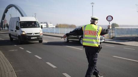 الشرطة الألمانية تقوم "بترحيل" مهاجرين غير شرعيين سرا إلى بولندا