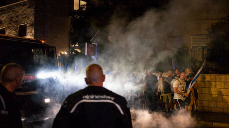 متظاهرون يحاولون اقتحام مقر إقامة نتنياهو (فيديو + صور)