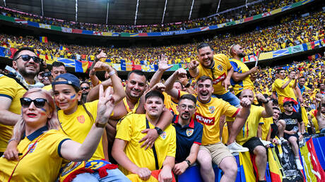 جماهير رومانيا تستفز منتخب أوكرانيا بهتاف "بوتين" في يورو 2024