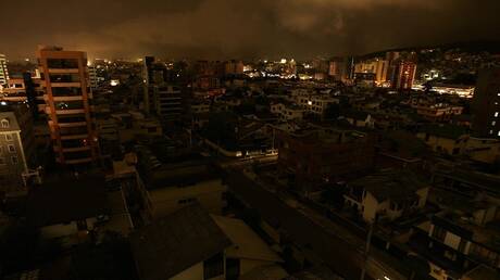 انقطاع الكهرباء في جميع أنحاء الإكوادور يحدث صدمة للناس