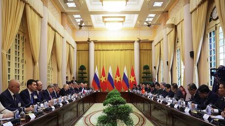توقيع 15 اتفاقا بين روسيا وفيتنام خلال زيارة بوتين