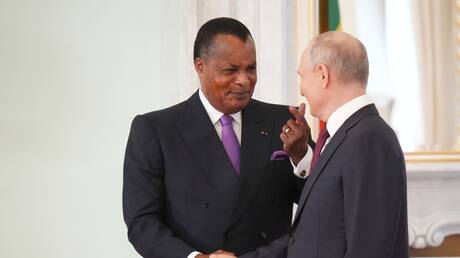 بوتين يمنح رئيس جمهورية الكونغو وسام الشرف لمساهمته في تطوير العلاقات بين البلدين