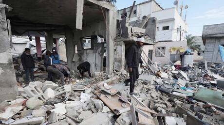 قتلى وجرحى بقصف إسرائيلي على قطاع غزة وحالات تسمم بين الأطفال جراء تناولهم أوراق الشجر