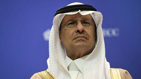 وزير الطاقة السعودي يعلن توقيع عقود المرحلة الثانية من مشروع 
