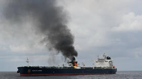محاولات لإخماد حريق على متن سفينة أوكرانية استهدفها الحوثيون
