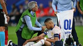 شاهد.. أول ظهور لمبابي مع