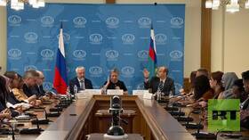 زاخاروفا تلتقي صحفيين من 7 دول عربية يزورون روسيا ضمن ورشة عمل مع RT (صور)