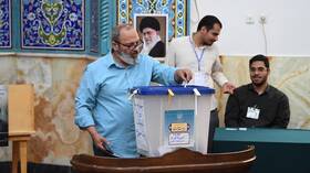 للمرة الثالثة.. لجنة الانتخابات الإيرانية تمدد فترة التصويت ساعتين إضافيتين وحتى منتصف الليل