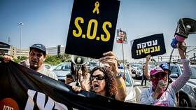 عائلات الأسرى الإسرائيليين تهاجم نتنياهو: يطيل أمد الحرب للبقاء في منصبه