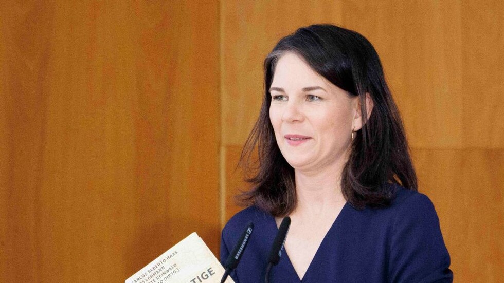 وزيرة خارجية ألمانيا: بدون مكياج سيبدو المرء مثل حفار القبور