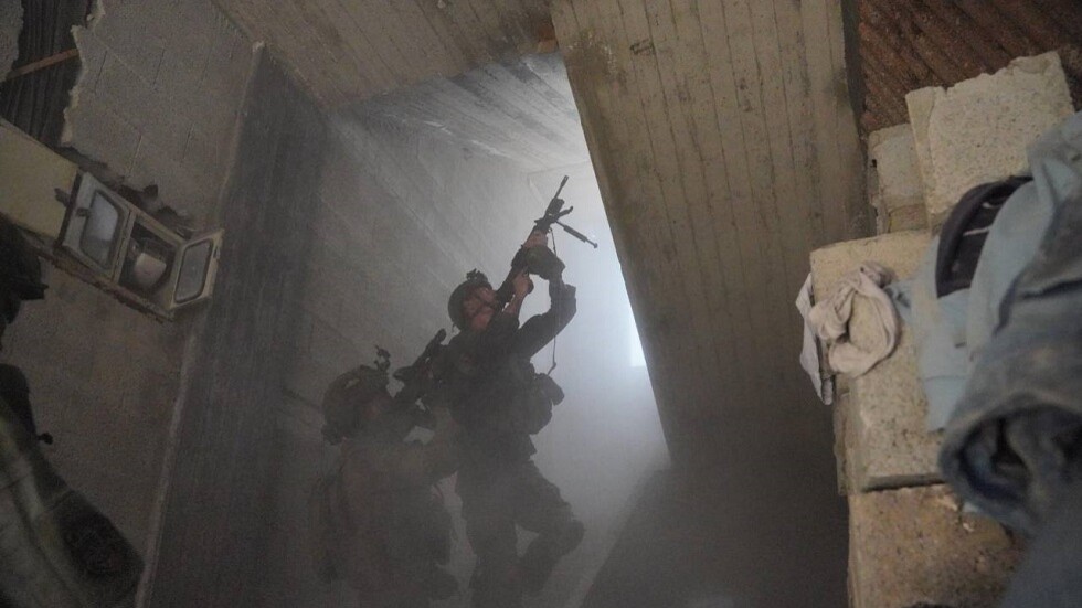 إعلام عبري يكشف تفاصيل عن حدث أمني صعب جدا ضد القوات الإسرائيلية في مخيم النصيرات بقطاع غزة