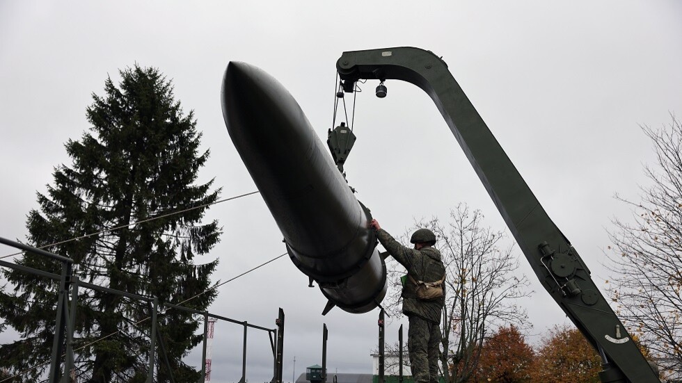 بضربة واحدة.. صواريخ "اسكندر-إم" الروسية تدمر 5 مقاتلات أوكرانية في مطار بولتافا (فيديو)