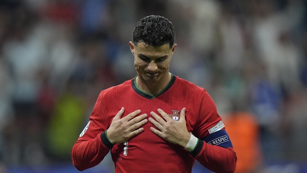 الأسطورة رونالدو يحقق حلم لاجئ سوري مصاب بورم خبيث (صور)