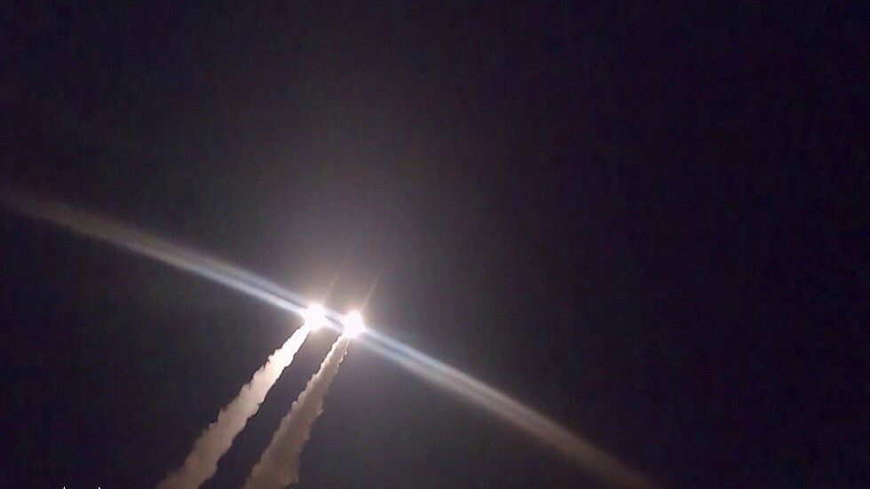 "المقاومة الإسلامية في العراق" تعرض مشاهد استهداف هدف حيوي إسرائيلي في حيفا بمشاركة "الحوثيين"