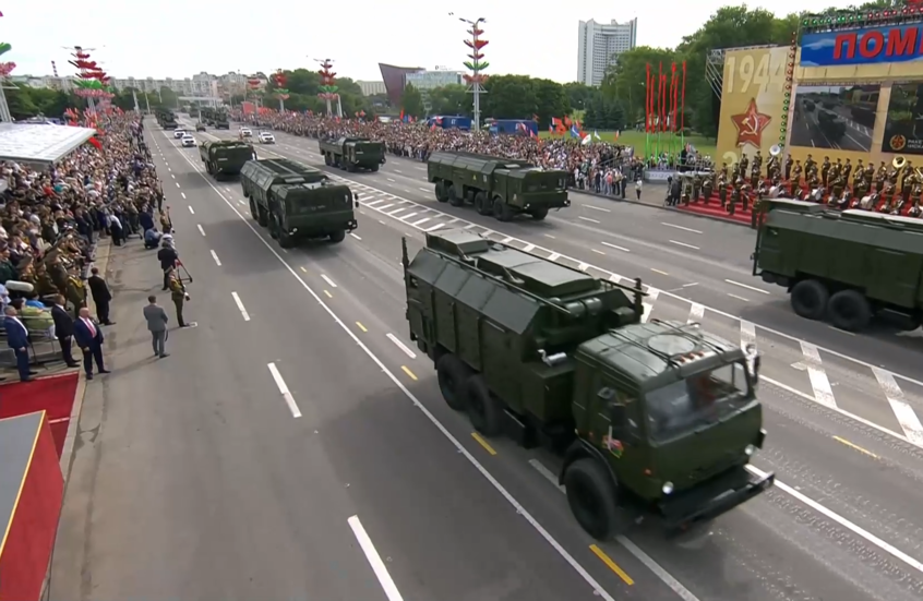 "إسكندر إم" تظهر في عرض عسكري  بمناسبة عيد استقلال بيلاروس