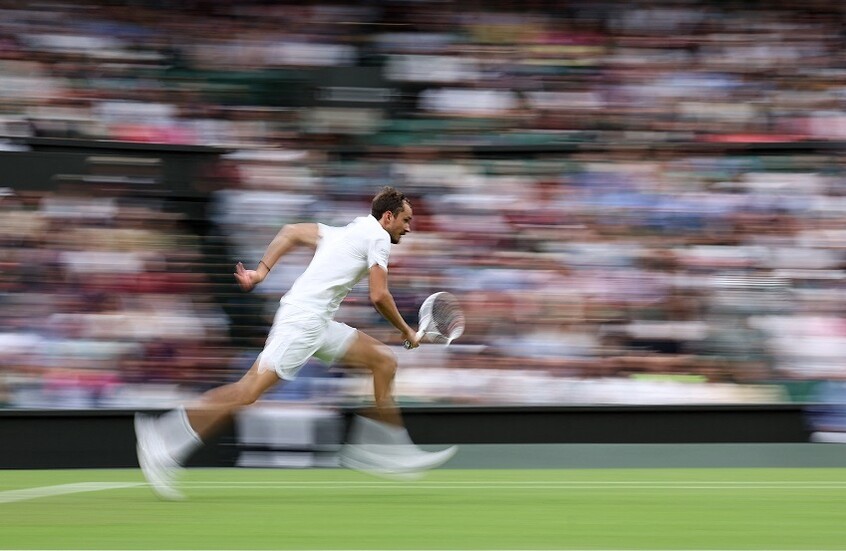 "الأخطبوط" الروسي مدفيديف يواصل مشواره في ويمبلدون