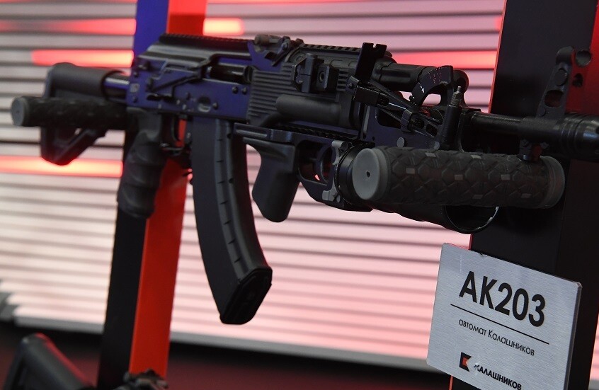 الجيش الهندي يحصل على دفعة من رشاشات كلاشينكوف "АК-203"
