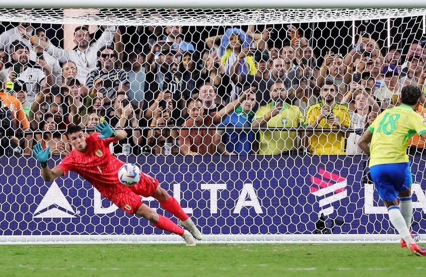 البرازيلي تخرج من الباب الخلفي لبطولة "كوبا أمريكا 2024".. فيديو