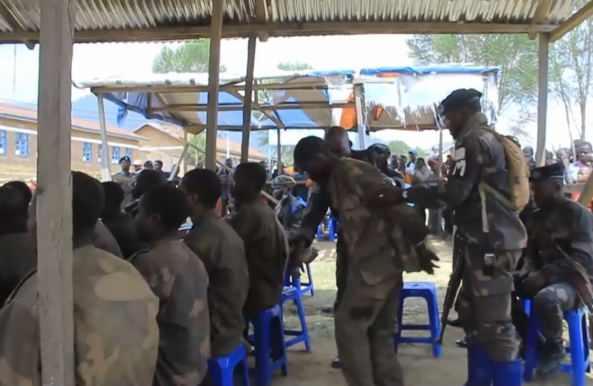 الحكم بالإعدام على عشرات الجنود الكونغوليين بسبب فرارهم أثناء القتال ضد جماعة متمردة