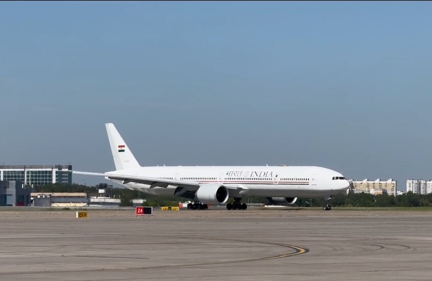 وصول رئيس الوزراء الهندي ناريندرا مودي إلى روسيا في زيارة رسمية (فيديو)