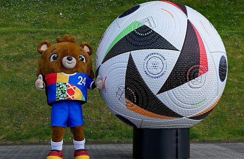 الكشف رسميا عن كرة مباريات نصف نهائي ونهائي يورو 2024