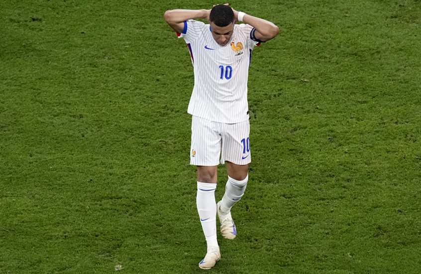 أول تعليق لمبابي بعد خروج فرنسا من 