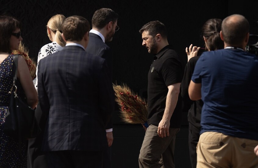 "توسع الناتو غير ملحوظ".. زيلينسكي يشتكي انشغال الإعلام بالانتخابات الأمريكية