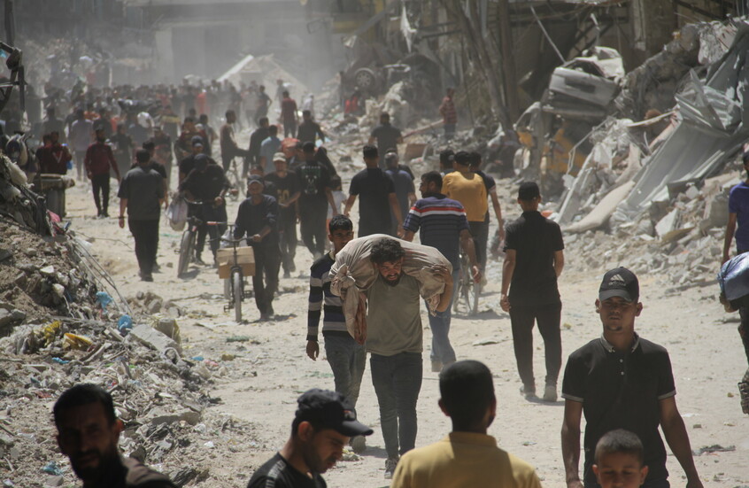 المرصد الأورومتوسطي يتهم إسرائيل بتوسيع حربها على غزة واستخدام المدنيين 