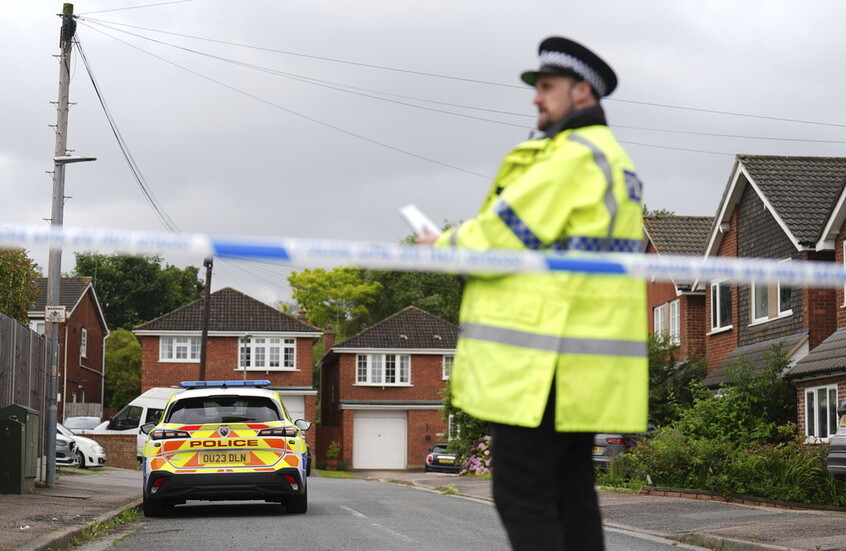 بريطانيا تدرس تشديد قوانين حيازة القوس والنشاب بعد مقتل 3 نساء