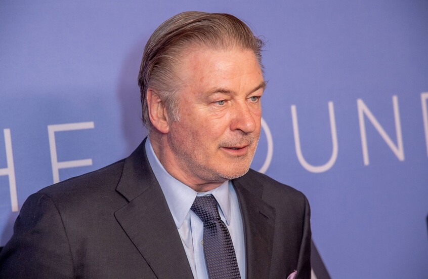 محكمة أمريكية تبرىء أليك بالدوين من تهمة قتل خلال تصويره فيلم "الصدأ"