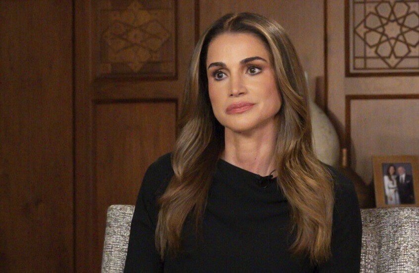 ملكة الأردن رانيا والأميرة إيمان وزوجها يثيرون تفاعلا بصورة