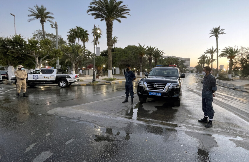 قضية "تبادل الزوجات" تثير الجدل في ليبيا.. حكم بالحبس لمدة 3 سنوات وغرامة مالية