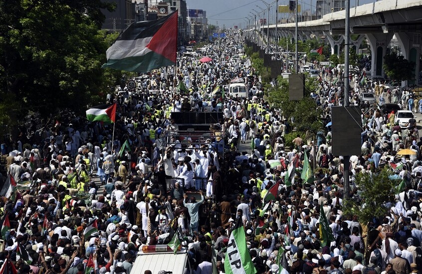 المئات من أنصار حزب "تحريك لبيك باكستان" يتظاهرون تضامنا مع غزة