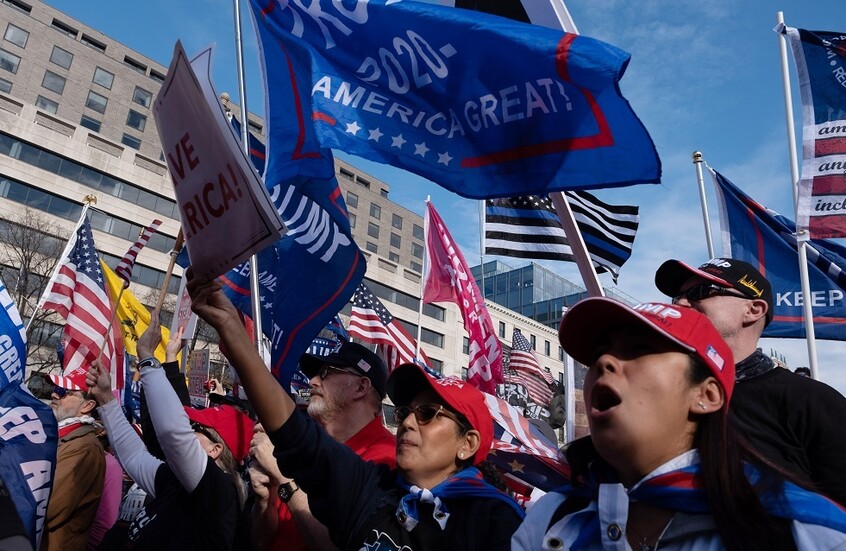 Time: أنصار ترامب في بنسلفانيا يشعرون بصدمة من تقاعس الهيئات الأمنية