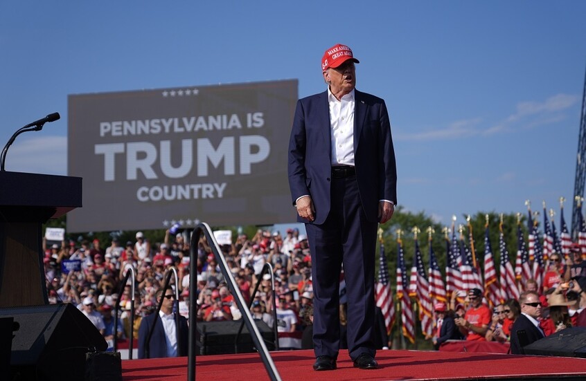 لقاء تلفزيوني سابق للفلكي اللبناني ميشيل حايك يتنبأ بمحاولة اغتيال ترامب على منبر خطابي (فيديو)