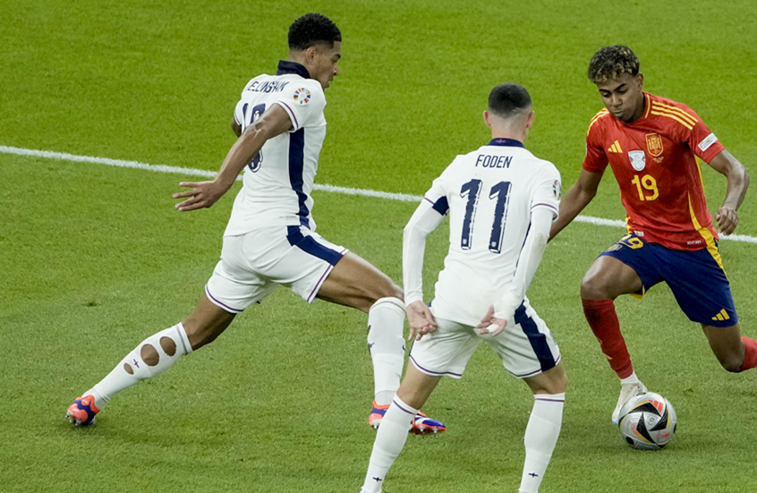 لامين جمال يحطم رقما قياسيا للأسطورة الراحل بيليه صمد 66 عاما