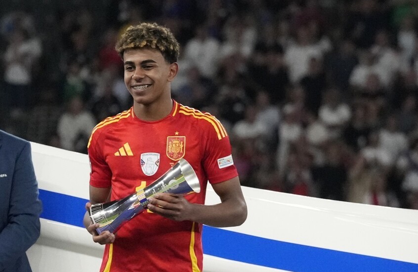 إعلامية مصرية توجه نصيحة للإسبانيات اللاتي يعاكسن لاعب منتخب إسبانيا الشاب لامين جمال