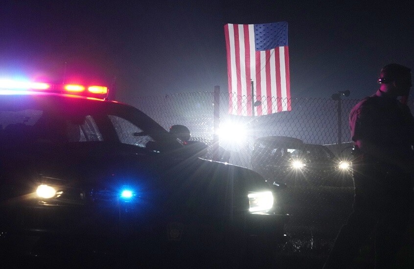 "سي إن إن": أكثر من 20 قطعة سلاح مسجلة باسم والد مطلق النار على ترامب