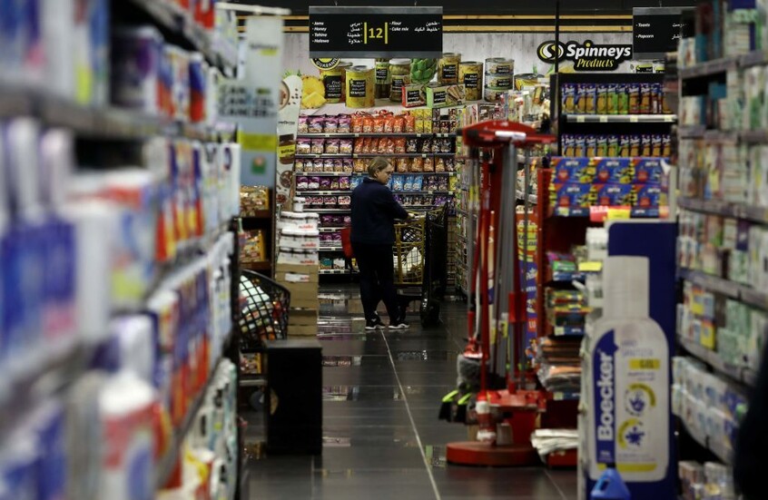 رئيس نقابة مستوردي المواد الغذائية في لبنان يطمئن: "المخزون يكفي لثلاثة أشهر"