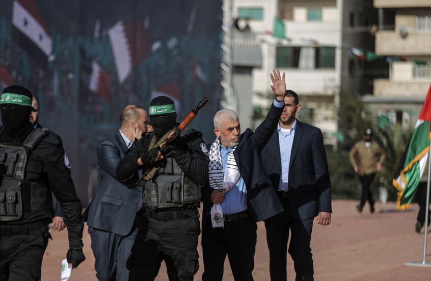 الاستخبارات الأمريكية: السنوار يواجه ضغوطا متزايدة من قادة 