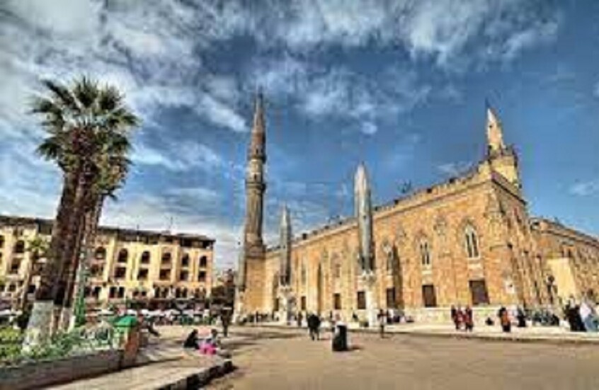 مصر.. إغلاق ضريح مسجد الحسين.. والأوقاف تنفي ارتباطه بذكرى عاشوراء وطقوس الشيعة