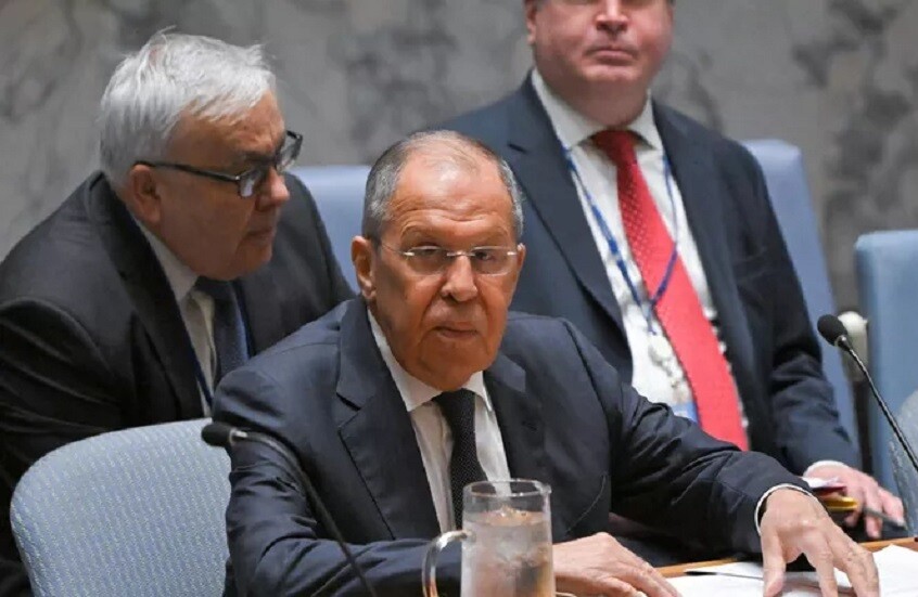 لافروف يجري محادثات مع نظيره البحريني