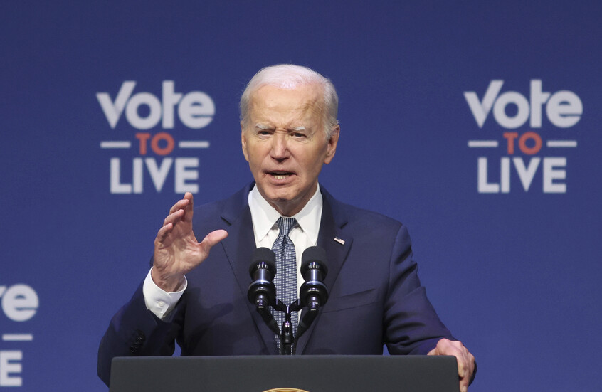 بعد محاولة اغتيال ترامب.. بايدن يدعو لحظر الأسلحة النارية النصف آلية