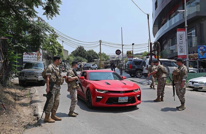 الجيش اللبناني يعلن إحباط تسلل 2200 سوري وضبط أسلحة