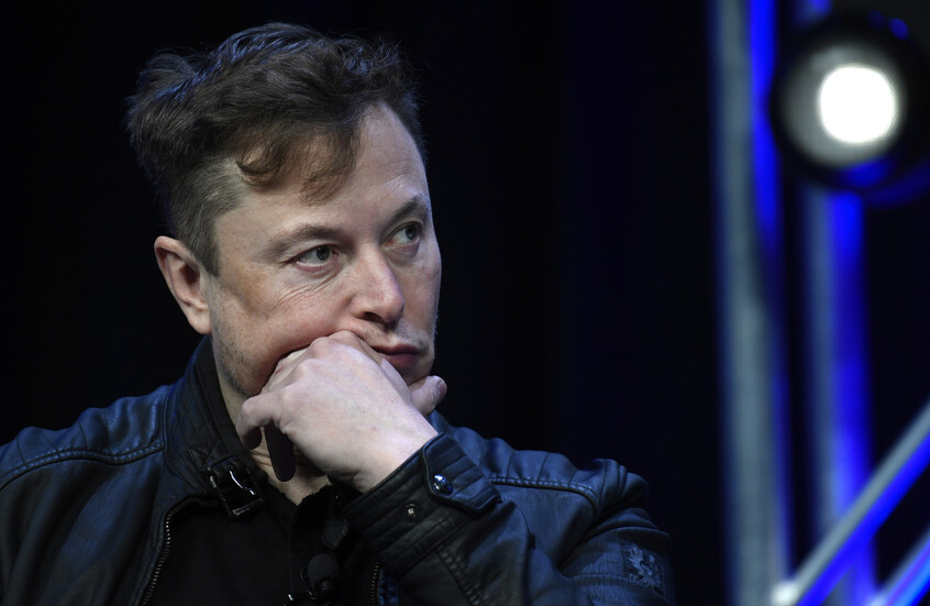 تبادل الهجمات بين ماسك وحاكم كاليفورنيا بعد توقيع الأخير على قانون مثير للجدل