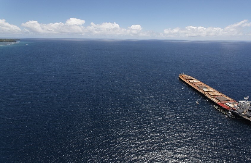 الهند تعلن إنقاذ 9 أفراد من طاقم ناقلة نفط انقلبت قبالة سواحل سلطنة عمان